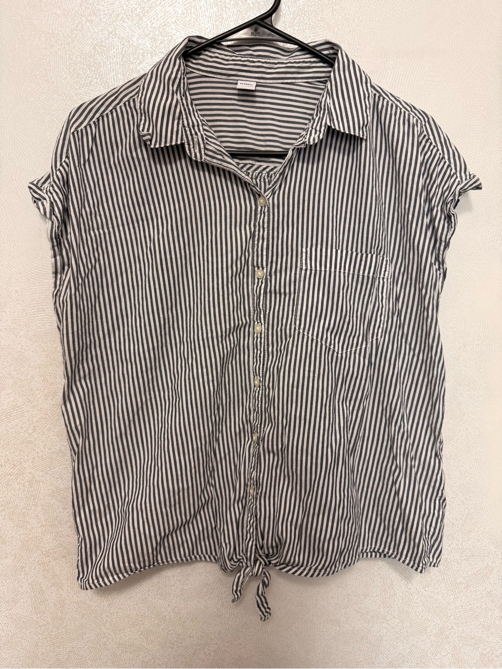 Old Navy Black & White Striped Button-Down Tie-Hem Shirt